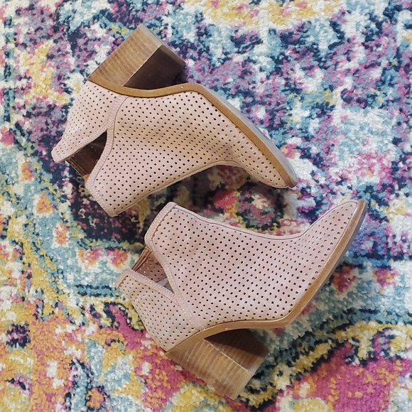 1. STATE Pink Suede Leather Perforated Pull on Ankle Boots - Picture 2 of 10